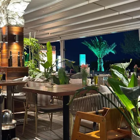 Apartment Arena I By The Sea Sveti Vlas